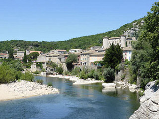 Rivière et Canoës