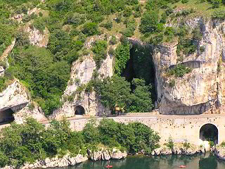 Grottes des Huguenots et des Tunnels
